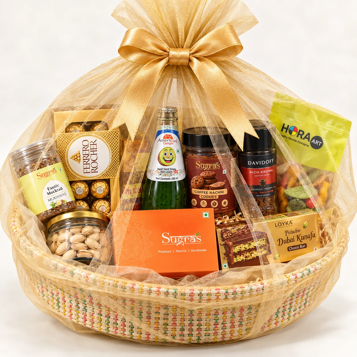 Hamper 04 — Round basket with gold mesh wrap